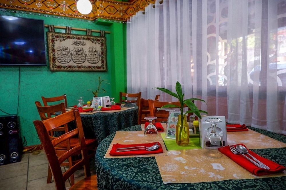 Tinhat Halal حلال Certified Boutique Hotel And Restaurant Davao Экстерьер фото