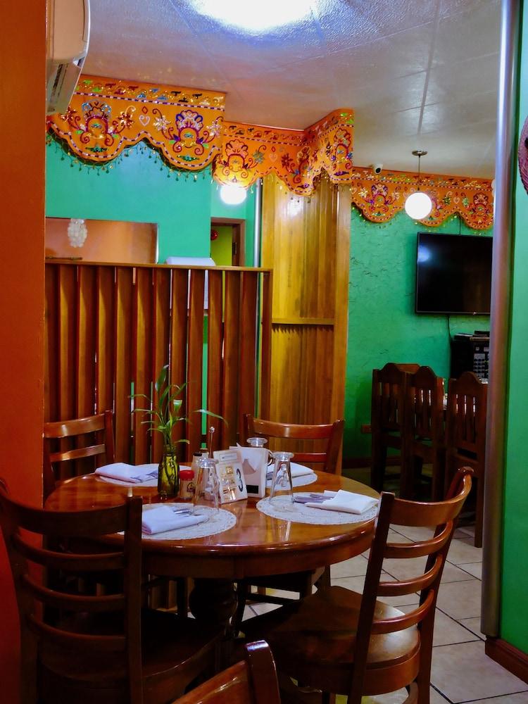 Tinhat Halal حلال Certified Boutique Hotel And Restaurant Davao Экстерьер фото